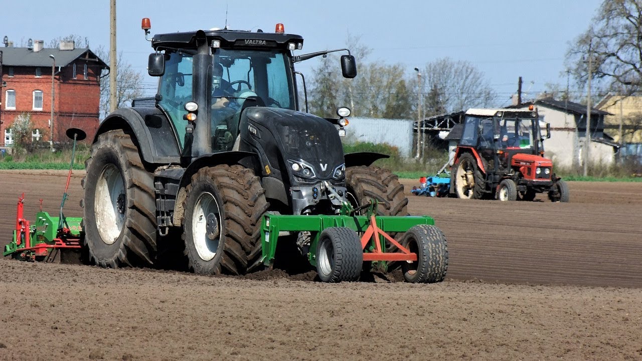 Massey Ferguson 7490, Valtra S374, Zetor 7011 - siew marchewki na Kujawach 2018