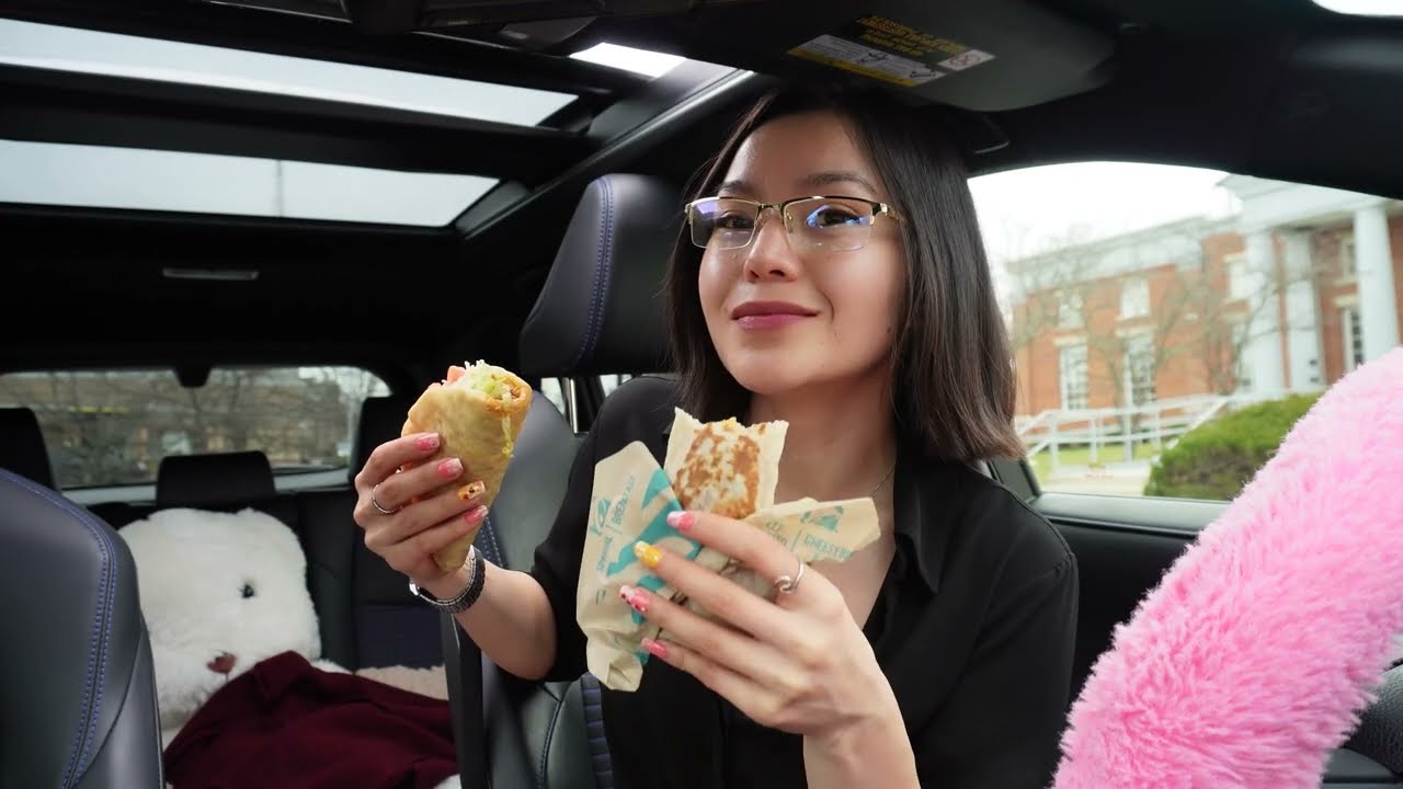 Taco Bell 🌮 Car Mukbang| First Time Trying its Chalupa | MUKBANG #mukbang #dailyvlog
