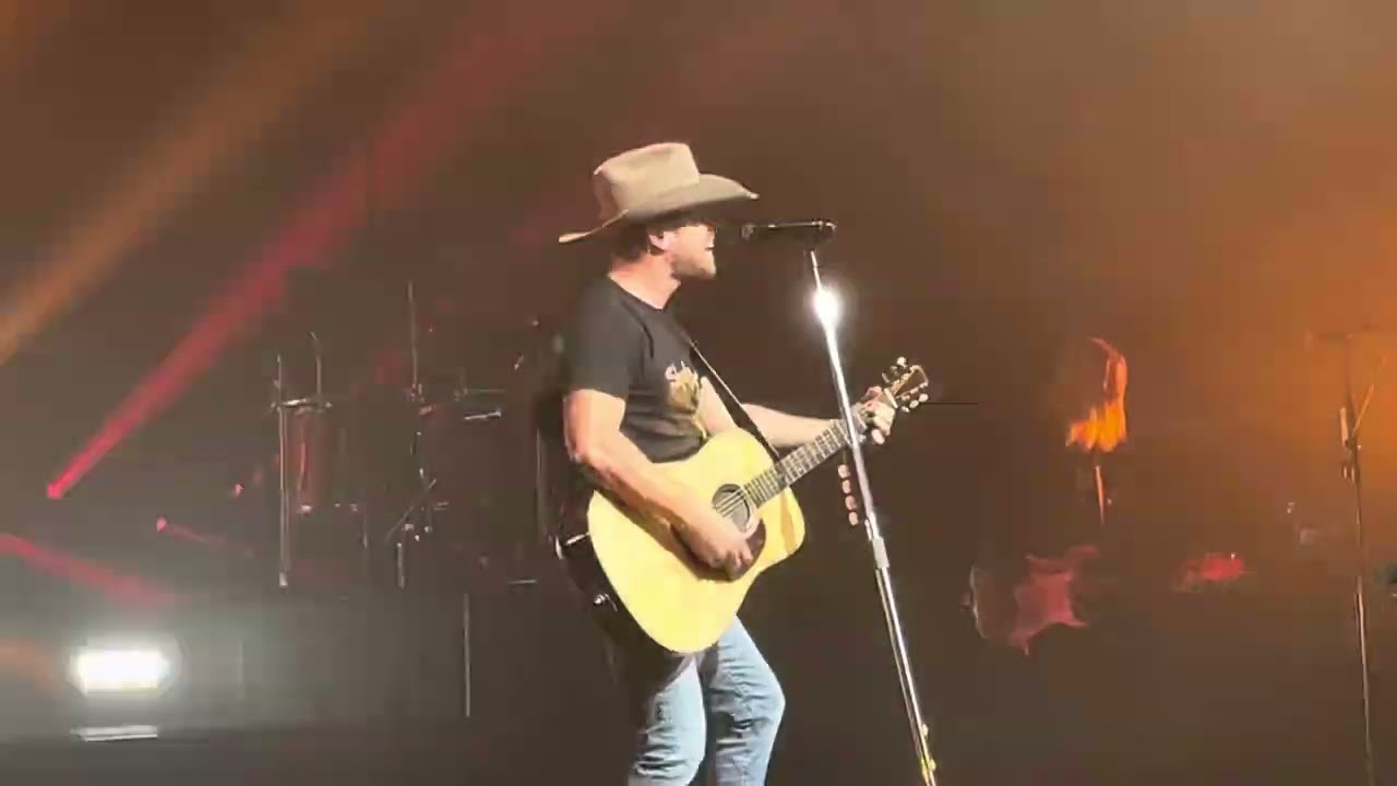 Dustin Lynch - Killed The Cowboy (Live) - Premier Theater at Foxwoods, Ledyard, CT - 10/14/23