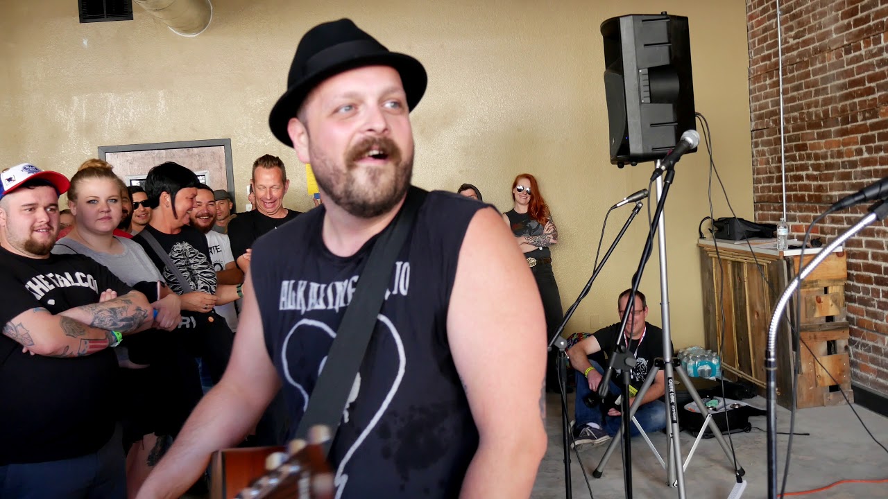 Garrett Dale (Red City Radio) Acoustic set @ Fest 16 4k