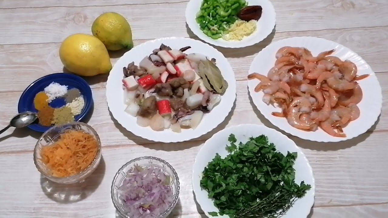 روز بالكروفات و فواكه البحر طبق ارز من اسهل مايكون