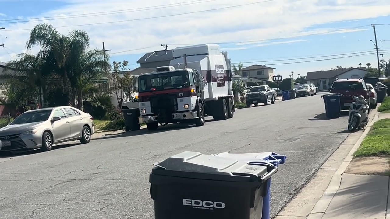 Edco Bridgeport Ranger Autocar 778 on early afternoon trash collection