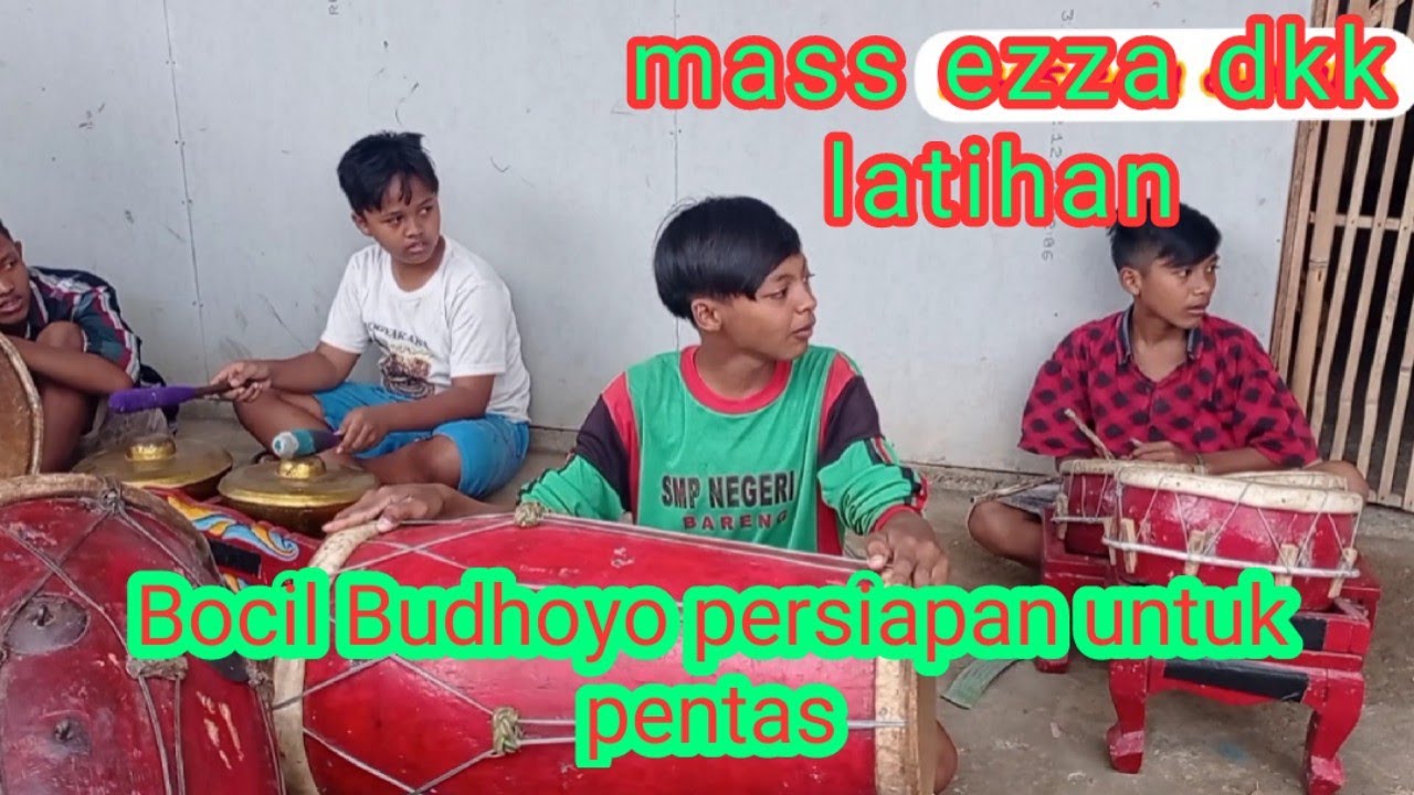 mas Ezza dkk beljar nggamel jaranan .. Bocil Budhoyo latihan Jaranan