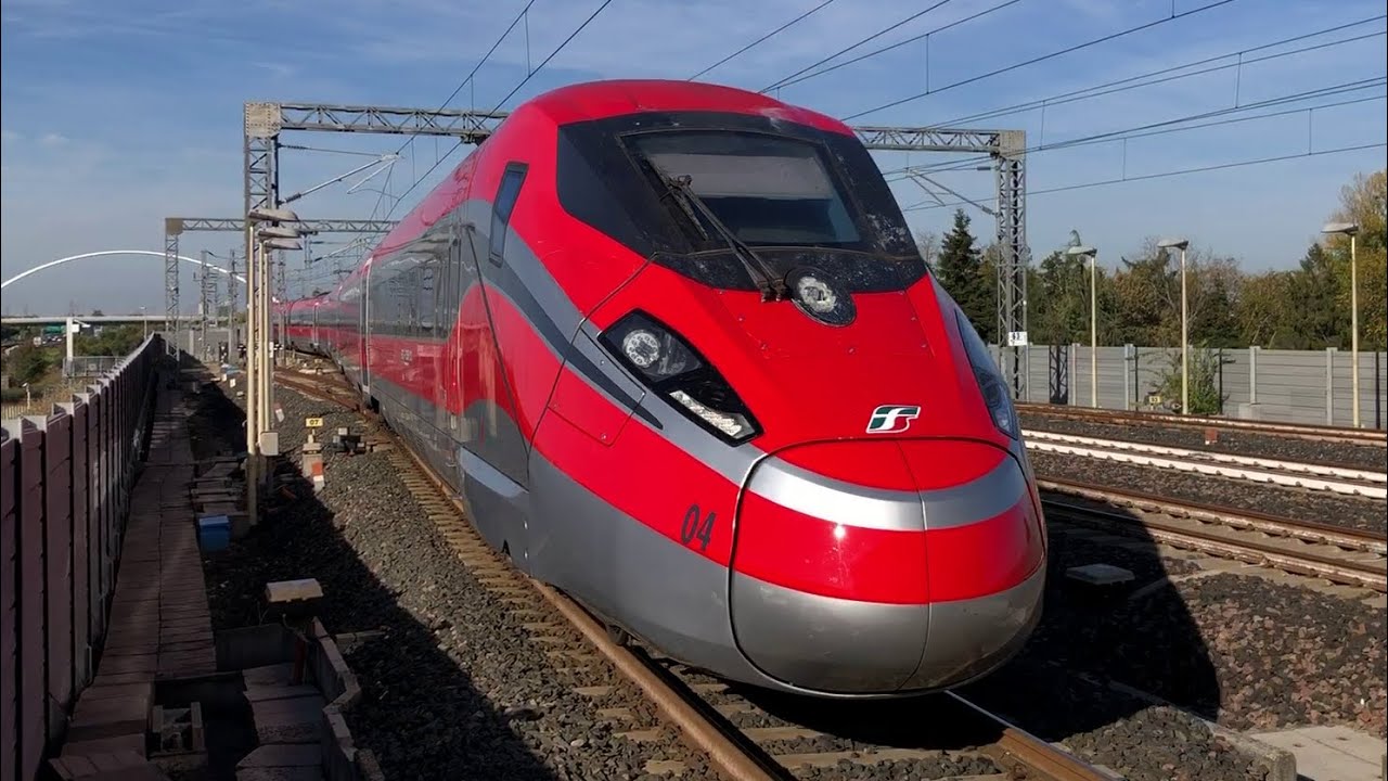 FRECCIAROSSA E ITALO IN ARRIVO E PARTENZA a Reggio Emilia AV Mediopadana!