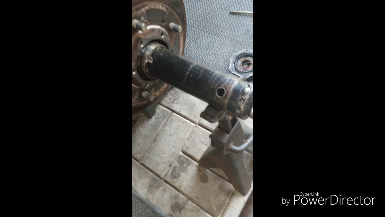 Remover cubo de roda dianteiro do Jimny