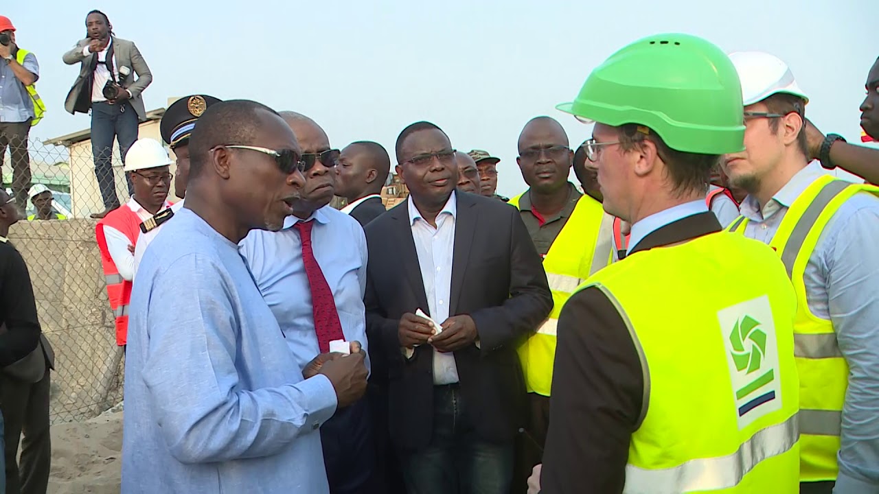 Descente du Président PatriceTalon sur les sites de construction des épis à l'Est de Cotonou