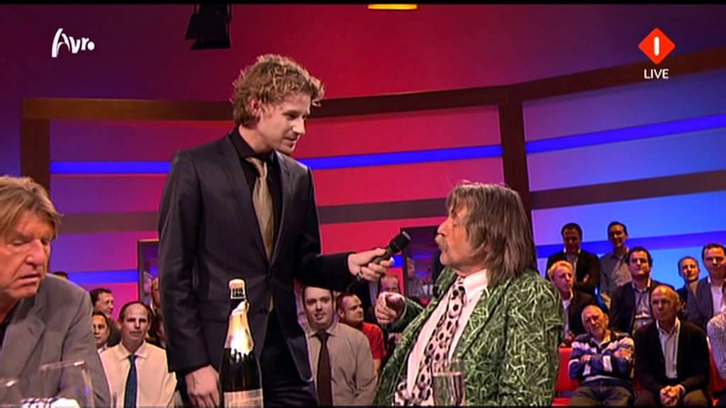 Voetbal International Wint Gouden Televizier-Ring 2011....