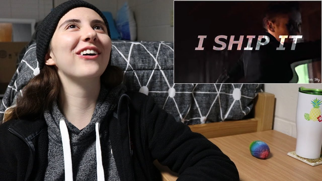 Supergirl Crack Vid Reaction Niki Sky 4x01