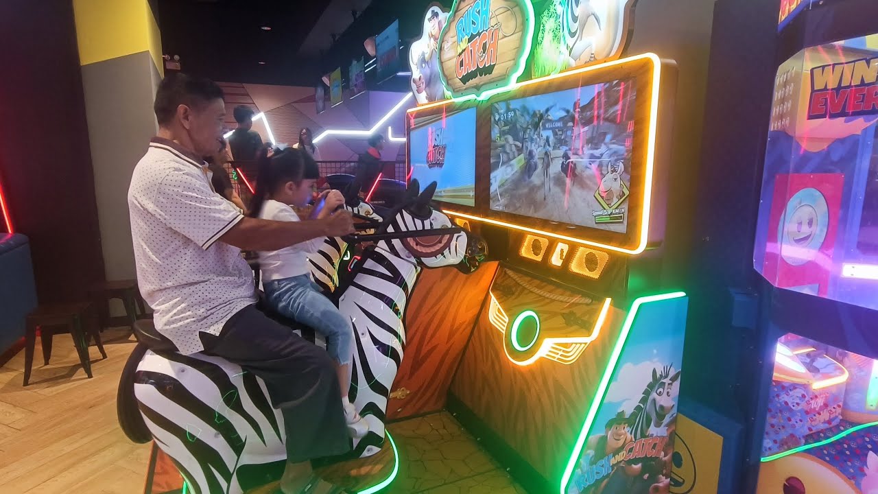 Bermain di Timezone TSM bersama Opa , Cece dan Koko 🪇