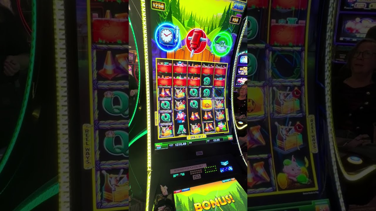 HUBBY GOT TRIPLE POP ON NEW HUFF M PUFF!  It’s electric!  #slot #casino #gamble #vegas