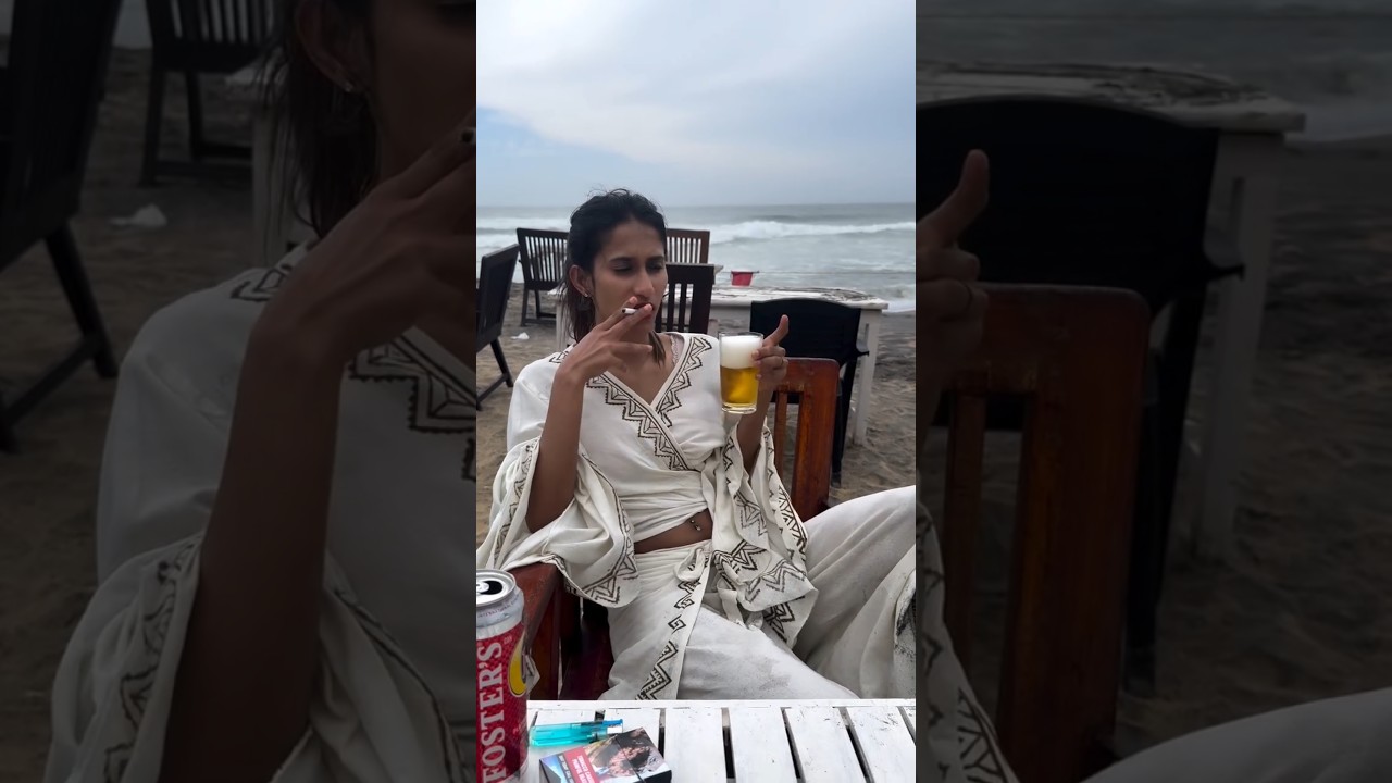 Attitude Girls Smoking 🚭💔💔🚬 #foryou #smoke #girlssmokingstatus #drinks