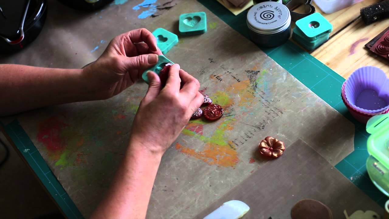 Using the Melt Pot with Moulds