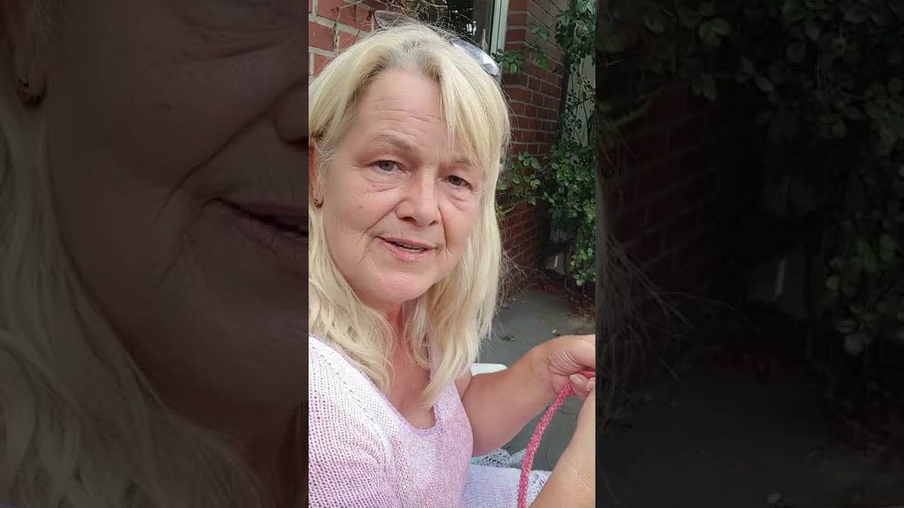 Rundpasse......Schritt für  Schritt und zu meiner Bewunderung es ist alles richtig.......😊🙈👗🧶❤💖