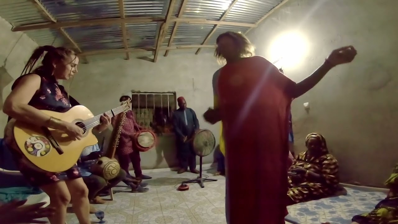 Miniyamba - La Chica del Bosque & Sirifo Kouyate. 