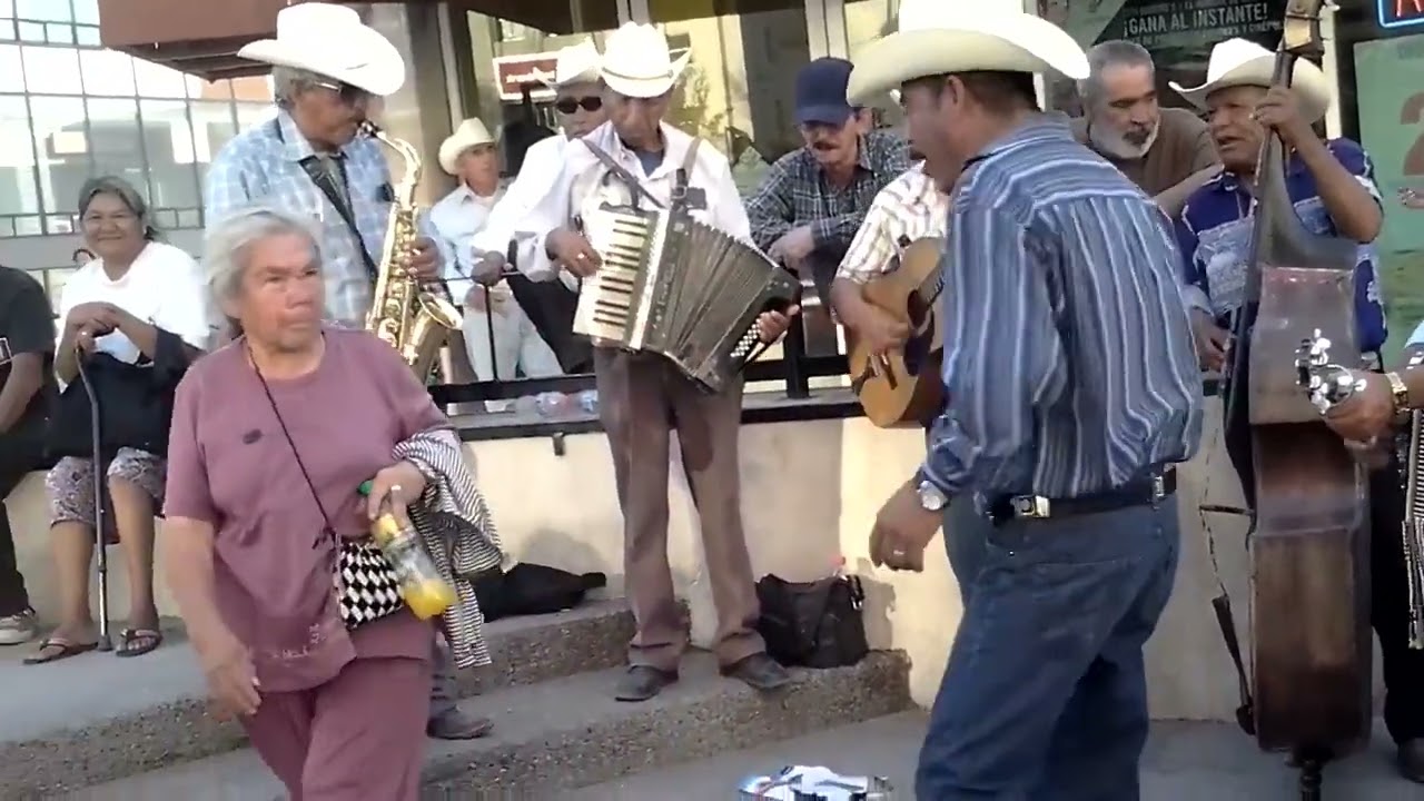 recordando a Juan Cortéz en la liber con esta cumbia