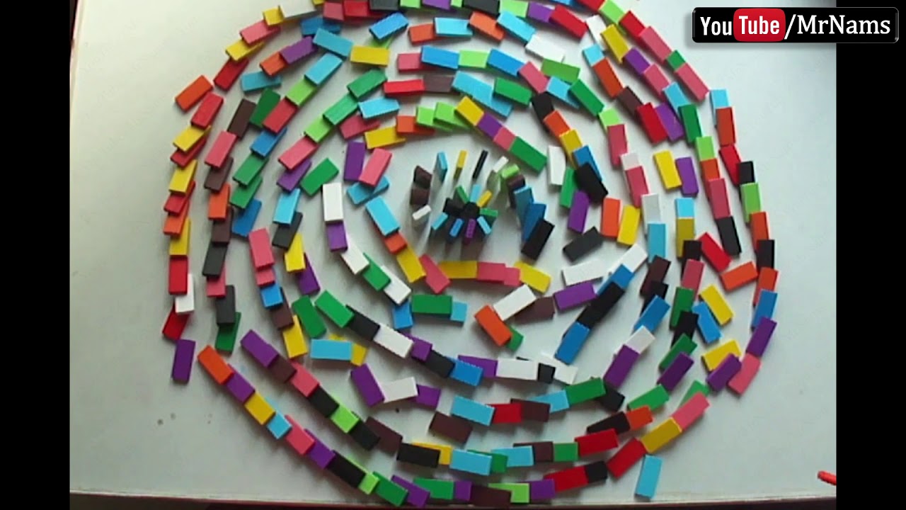 300 Dominoes   Chain Reactions