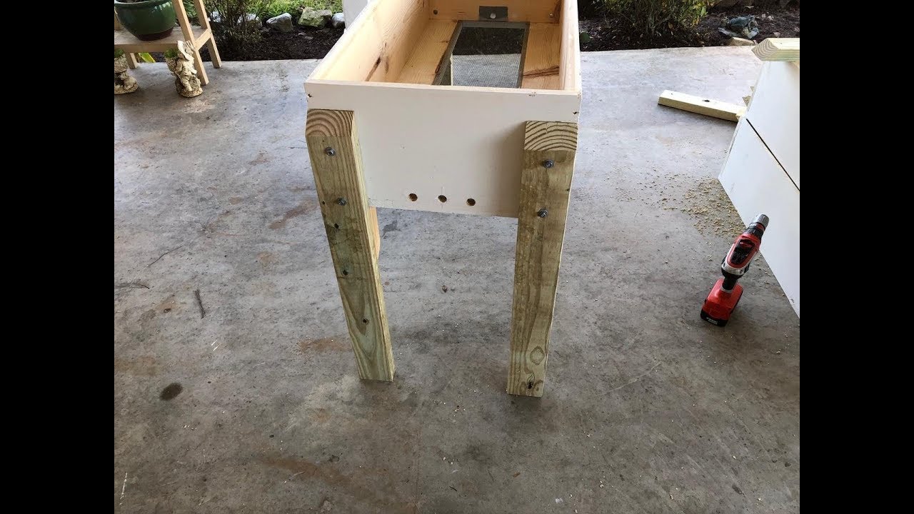 How Do You Like My Legs... For My Long Langstroth / Horizontal Beehive?