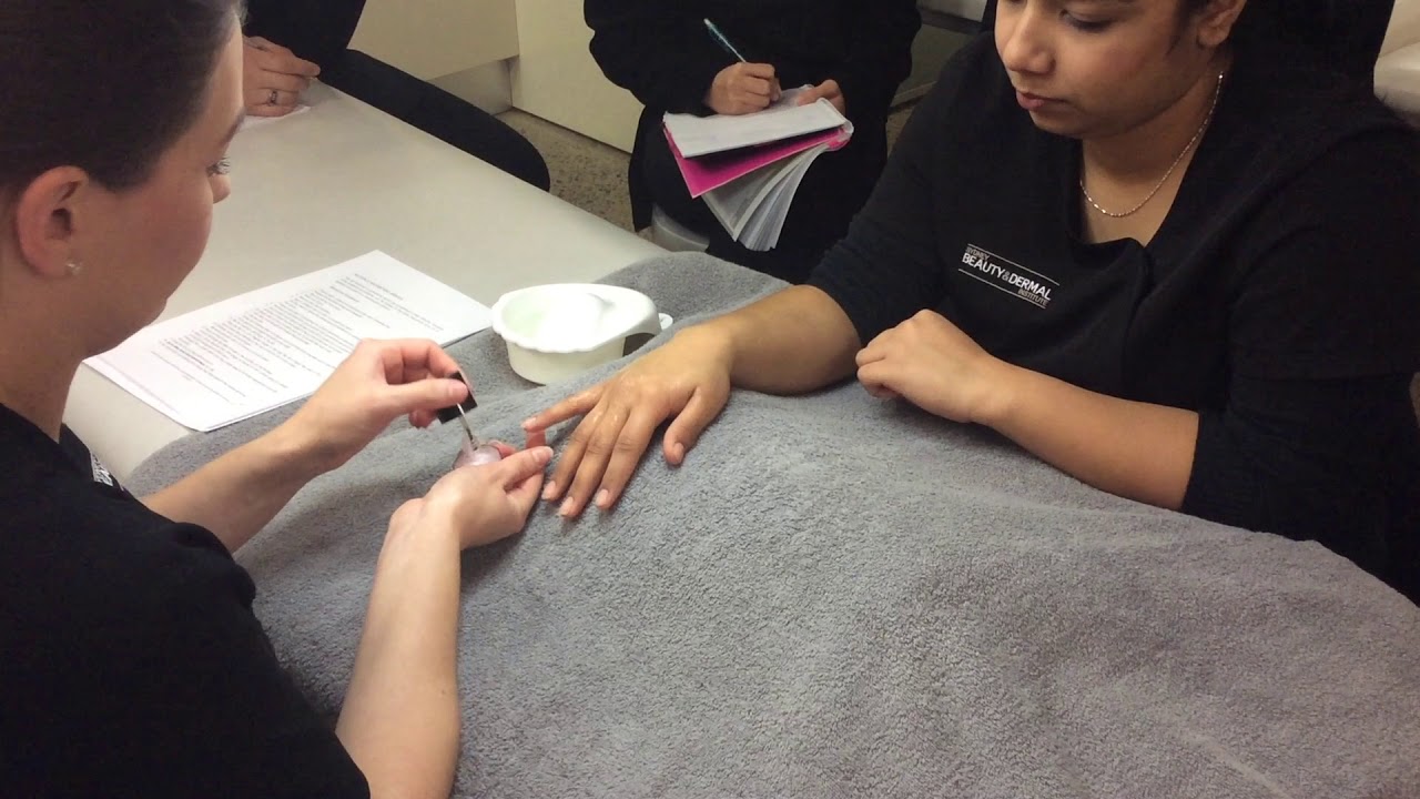 Deluxe Manicure