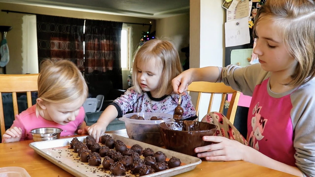 Christmas Truffle Making || Time Lapse