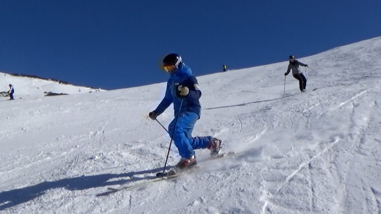 Ben Jackson APSI Instructor leading a Telemark Level 4 Advanced Skiing Course