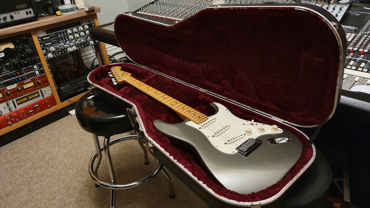 1989 Fender Strat 911911 Serial Number! Inca Silver! Up Close Guitar Video Review