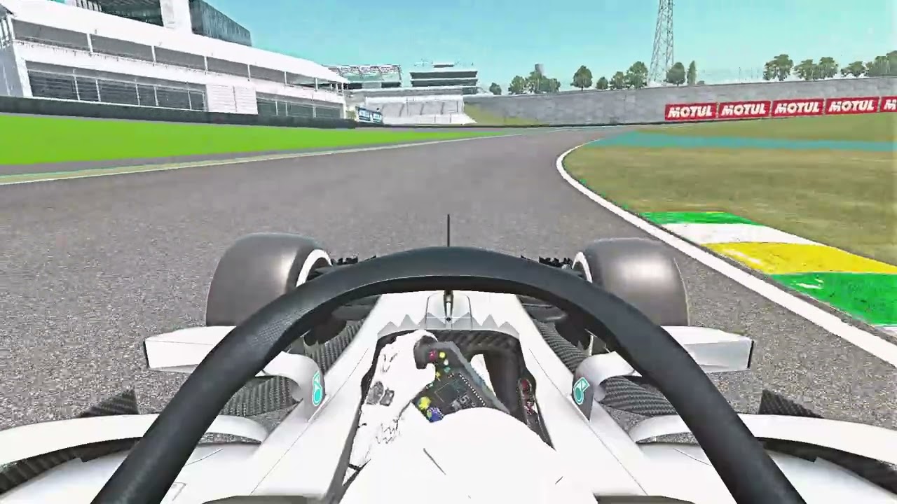 Lewis Hamilton Pole at Interlagos