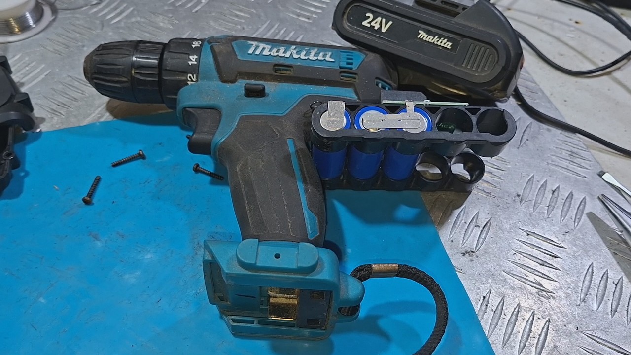 Makita 12в  без макитовской посадки.