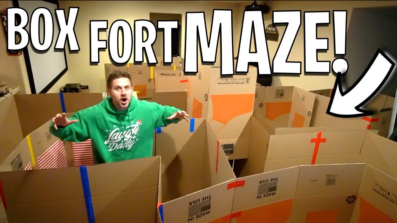 EPIC BOX FORT MAZE!