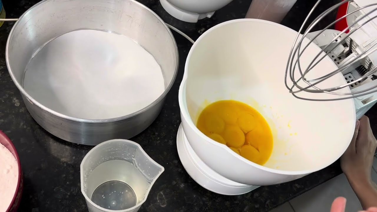 🍰 Bolo Confeitado do Zero - Passo a Passo Completo (Prestígio)