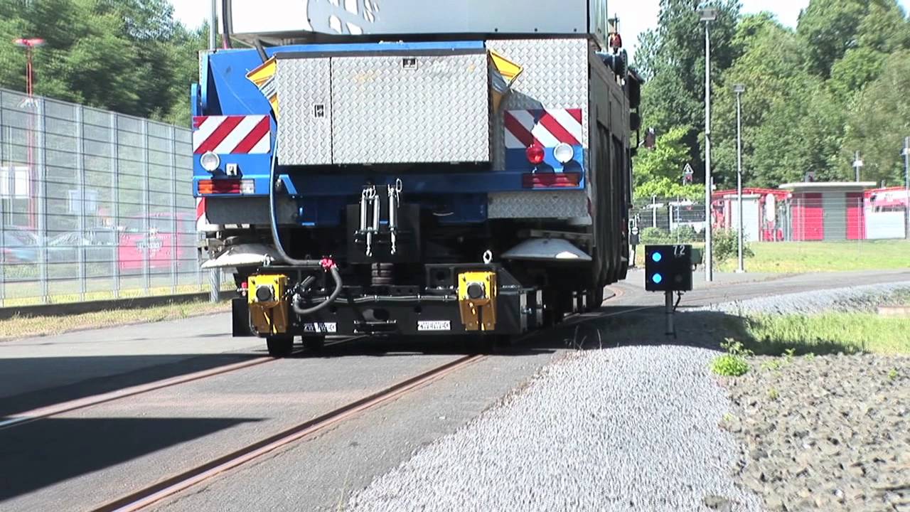 ZWEIWEG Mobilkran auf der Schiene