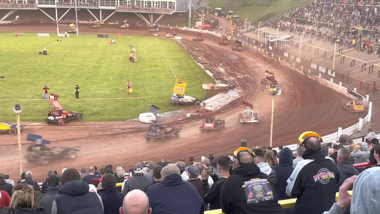 Odsal Bradford BriSCA stock cars 31/05/2021 grand final. Startrax F1 stock cars. Formula 1
