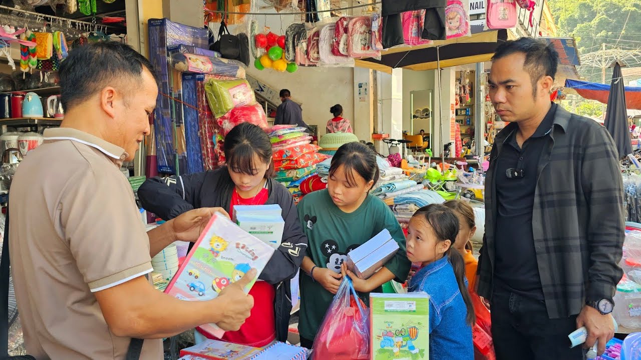 Đưa 7 bé đi Phi Thường Chợ Phiên Mèo Vạc hớt tóc anh trai đi Hạ Thành Quán. Nguyễn Tất Thắng