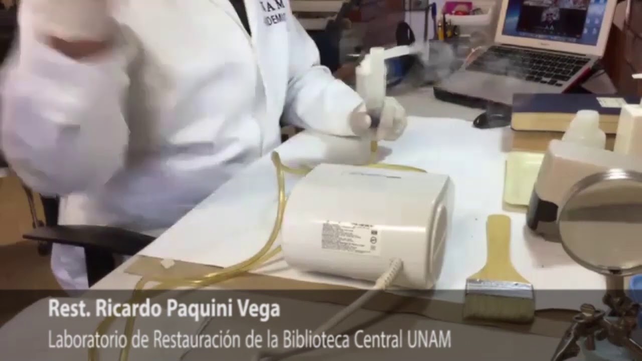 Nebulización para desinfección de libros contemporáneos