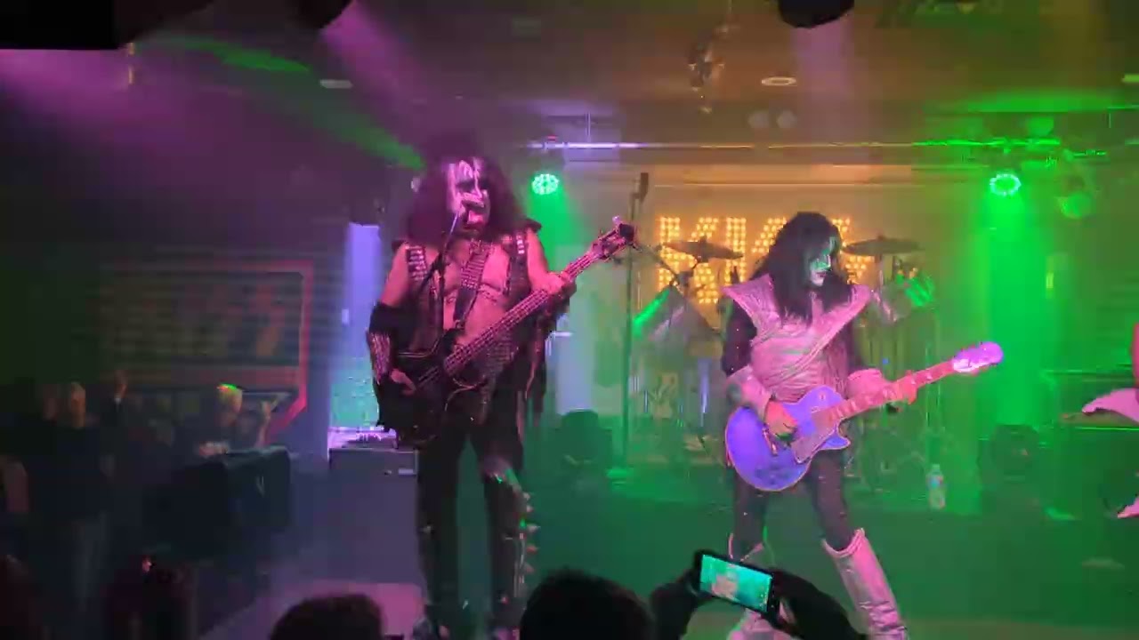 Even more footage of KISS ALIVE 