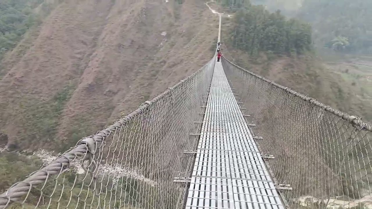 ച്ചുരി എന്ന സ്ഥലത്തെ368 മീറ്റർ നീളമുള്ള തൂക്കുപാലം