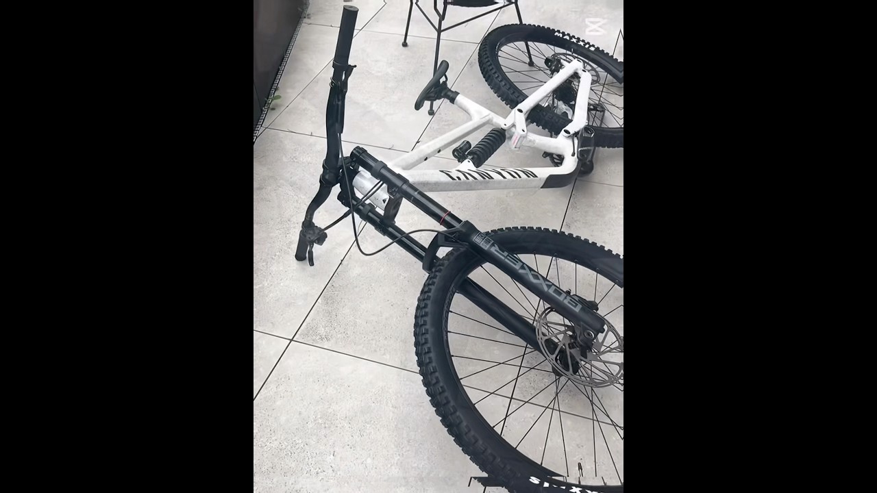My new @CanyonBicycles torque dh mullet!!!!!!!!!!!#mtb #canyonbike