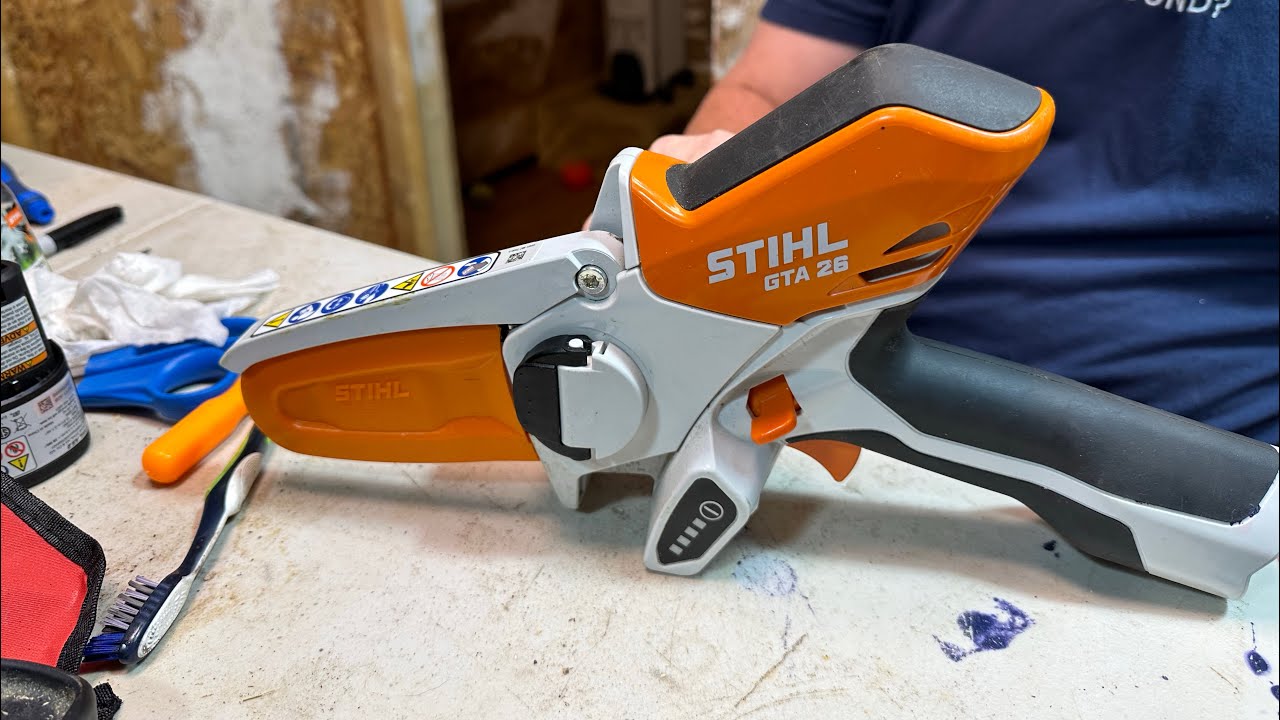 Sharpening the chain on the Stihl GTA26