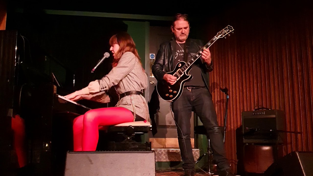 Diane Birch @ LAYLOW
