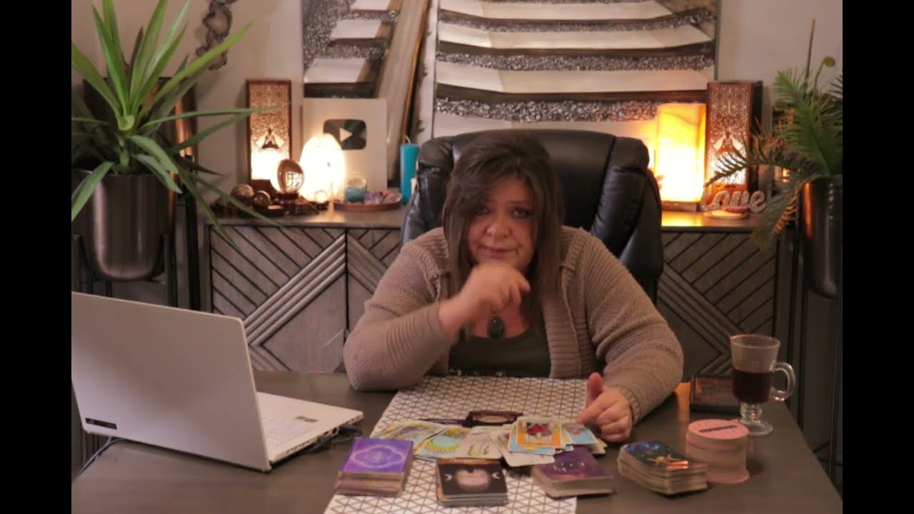 GEMINI A KARMIC AND THEIR GROUPIES ARE TRYING TO DO MOON RITUALS TO STEAL A HIGH PRIESTESS' GIFTS