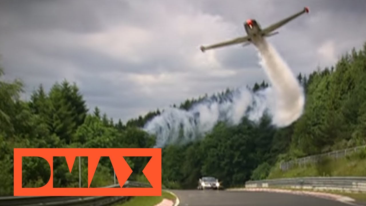 Kunstflieger vs. Mercedes SLR |  D MOTOR | DMAX Deutschland