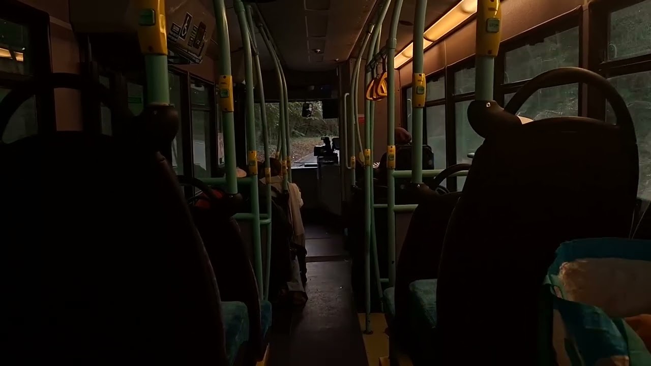 YX10BFZ | 300 to Aylesbury | Redline Buses | ADL Enviro 200