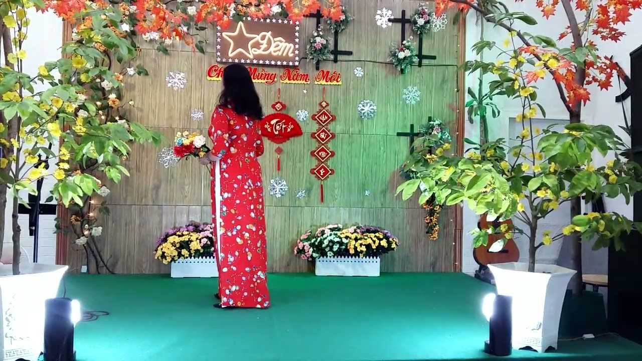 TÌNH YÊU TRẢ LẠI TRĂNG SAO / CHIẾN CHIẾN