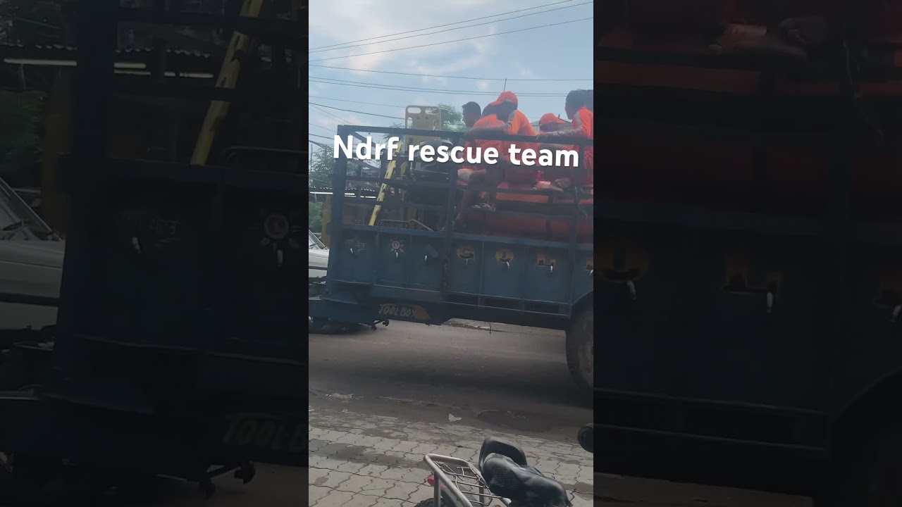 NDRF rescue team with boats 🚣&zwj;♀️