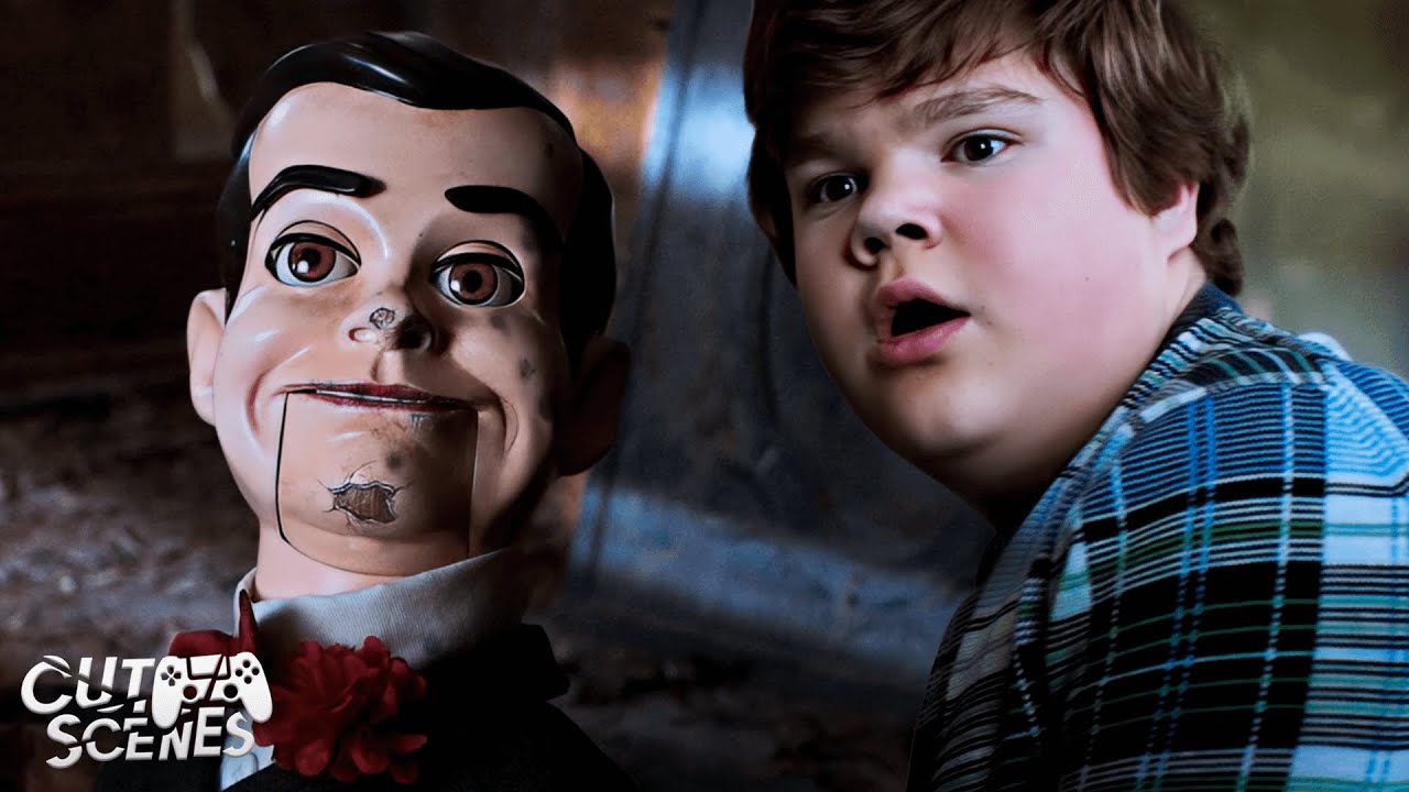Exploring an Abandoned House and Discovering Slappy | Goosebumps 2