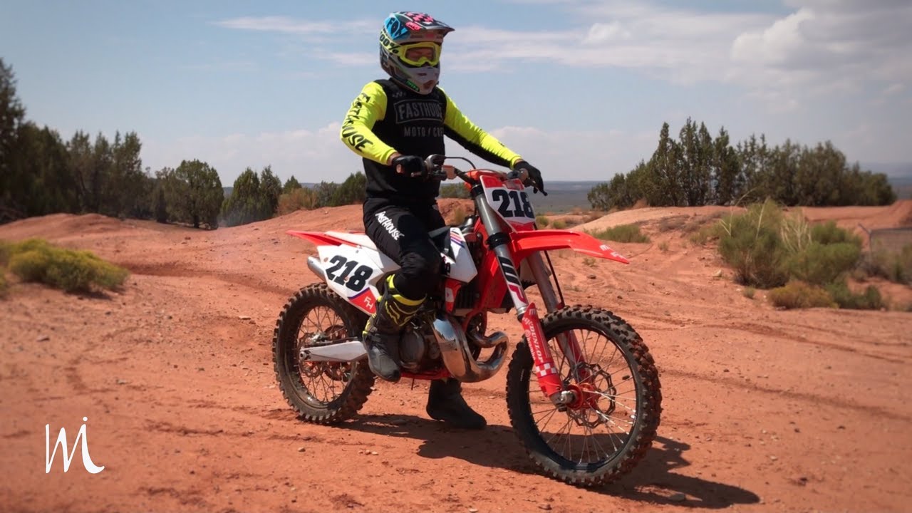 How to warm up a 2 stroke dirt bike  |  How to Ep.27