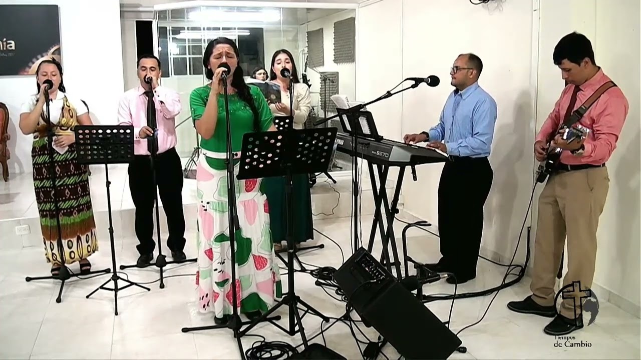Santo Santo Grande Eterno Dios - HIMNOS tiempos de cambio