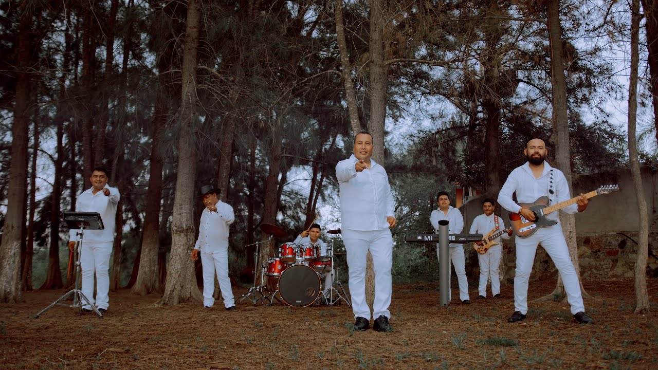 Amores de Montaña - San Pedro Cajonos -Los Grandes de Oaxaca (Video Oficial)