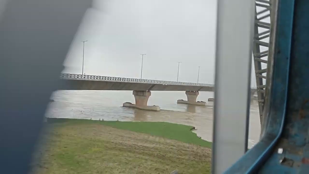 Video of railway bridge over Kosi river in Bihar.Kosi River Bihar #bihar #kosiriver #video #railway