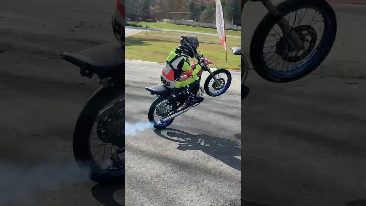 Suzuki ax100 racing #maximorpm #bikelife #maxracing #racing #dirtbike #automobile #motocross