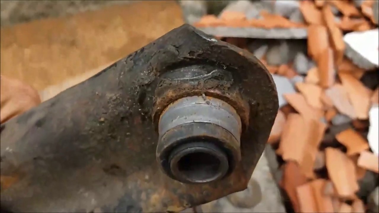 Como Trocar As Buchas da Balança Traseira da Uno